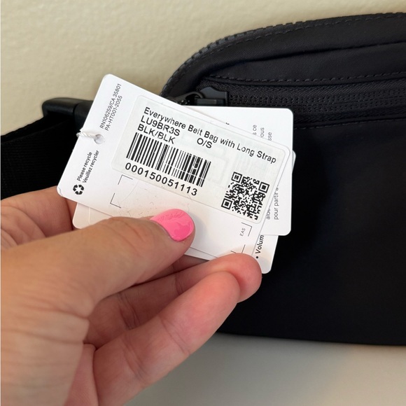 Lululemon everywhere belt bag with long strap - Picture 7 of 7